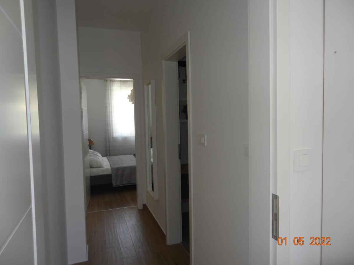 Fantazija Apartment Vodice Exterior photo